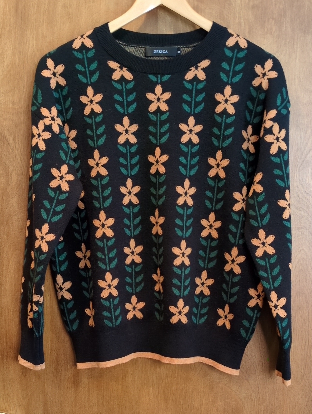 Zesica Black Floral Crewneck Sweater in Camel and Green Size S